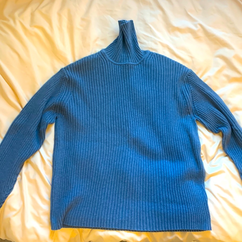 Gap blue ribbed turtleneck sweater